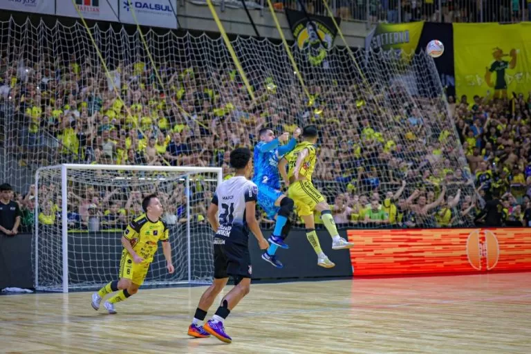 Corinthians X Jaraguá disputando a final da LNF 2025 – Foto Paulinho Sauer